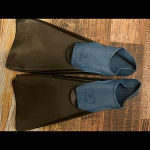 Swim Fins Adjustable Flippers for Swimming Diving Snorkeling Women Size 11-13